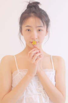 40多岁的女人成熟之美白衬衫